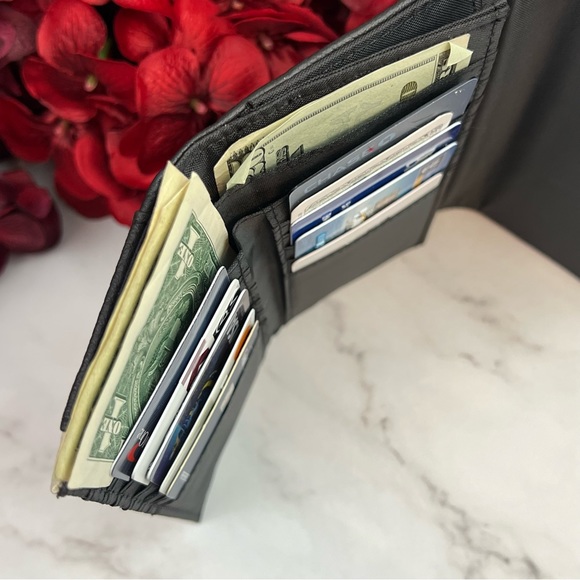 Supernatural Black Pentagram Bifold Wallet - Picture 8 of 13